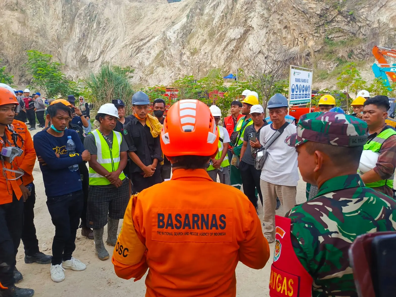[UPDATE] - Tambang Galian C Gunung Kuda Cirebon Longsor: Total Korban Meninggal per Senin Sebanyak 21 Orang